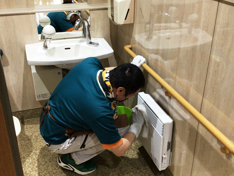 介護施設での清掃作業